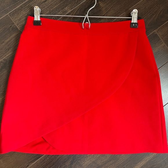 Alice and Olivia red miniskirt - Picture 8 of 9